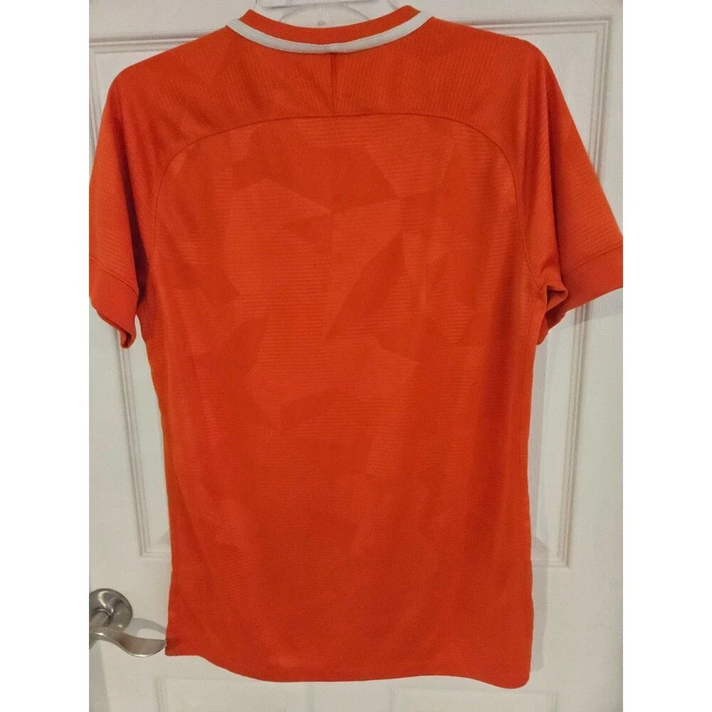 Nike women preowned